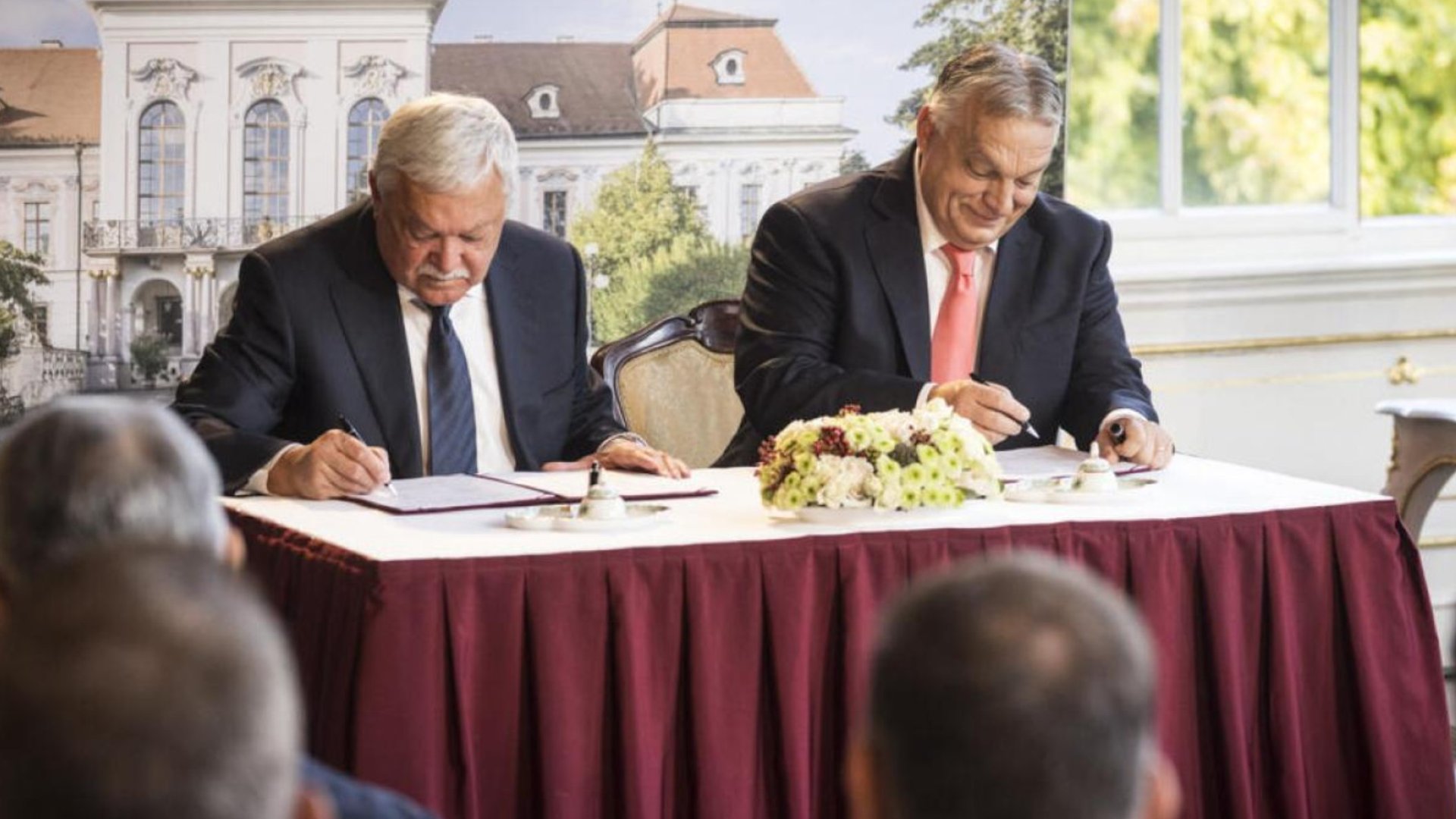 INDULHAT A GÖDÖLLŐI KIRÁLYI KASTÉLY TELJES FELÚJÍTÁSA